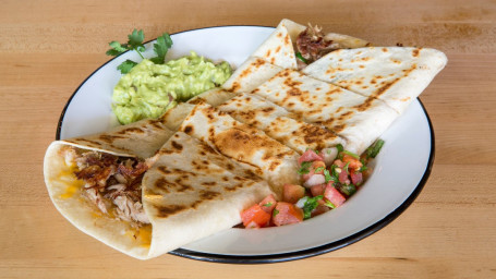 Carnitas Quesadilla Clasică