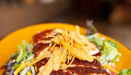 Salata De Pui Crispy Bbq