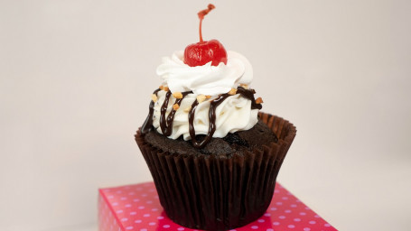 Hot Fudge Sunday Cupcake