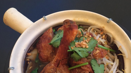 Crispy Duck Noodles Soup