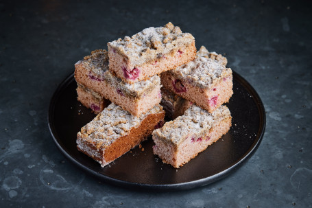 Raspberry Crumble Hóng Méi Jīn Bǎo Dàn Gāo