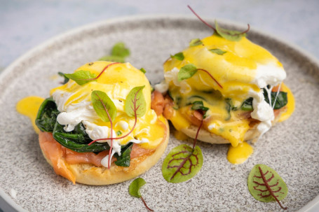 Royal Smoked Salmon, Spinach Huáng Jiā Yān Sān Wén Yú Jí Bō Cài