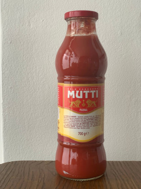 Tomato Passata Mutti 700Gr