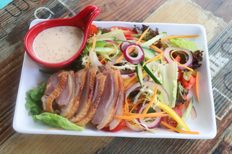 Yān Xūn Yā Xiōng Shā Jīn Smoked Duck Breast Salad