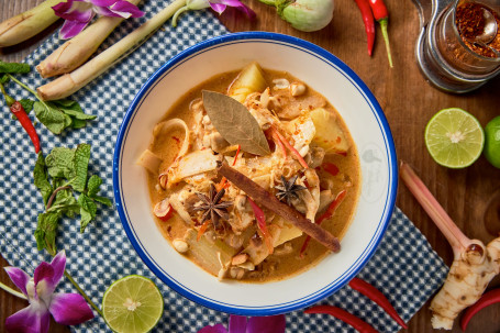 Mǎ Shā Màn Kā Lī Pèi Sī Miáo Bái Fàn Gaeng Massaman W/ Jasmine Rice