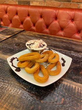 Churros X8 Serve With Vanilla Ice Cream And Chocolate Sauce)