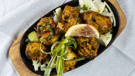 Achari Tikka Main (Chicken)