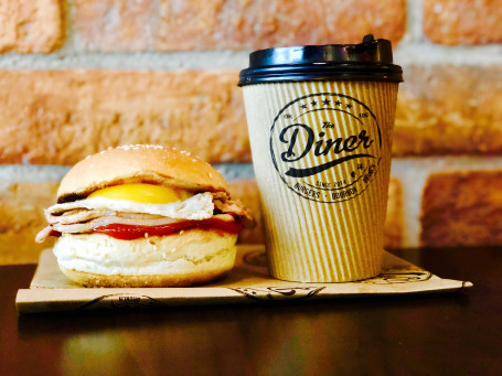 Bacon Egg Bun Free Brewed Coffee Xiāng Cháng、 Yān Ròu、 Jī Dàn Zhī Shì Bāo