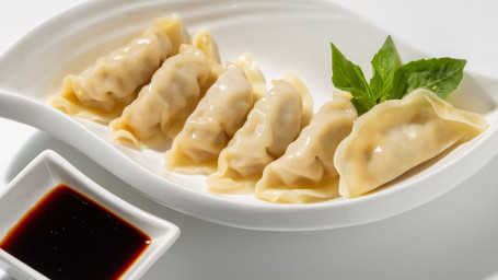 Steamed Gyoza (6 Pieces)