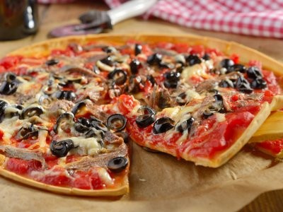 Pizza Cu Anchoas