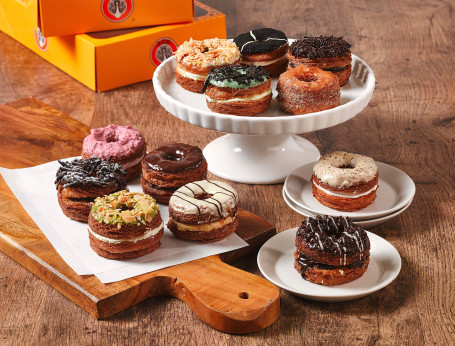 Mini-Sized J. Cronut Hé Zhuāng12Lì Mí Nǐ Bǎn 1 Dozen)