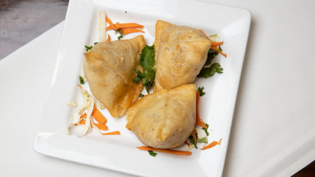 Samosa De Legume (2 Buc)