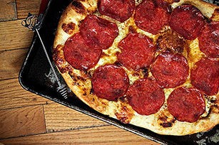 Pizza Salami-Ciuperci