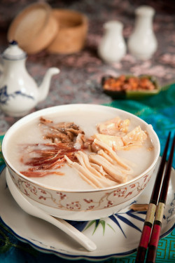 Bào Yú Jī Sān Sī Zhōu Sliced Abalone, Chicken And Pork Congee