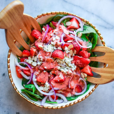 Salata De Mac De Capsuni