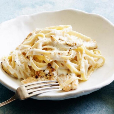 Pui Fettuccine Alfredo