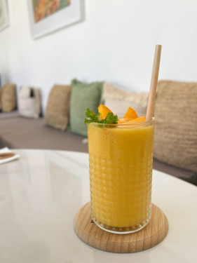 Smoothie De Mango Cu Conținut Scăzut De Grăsimi