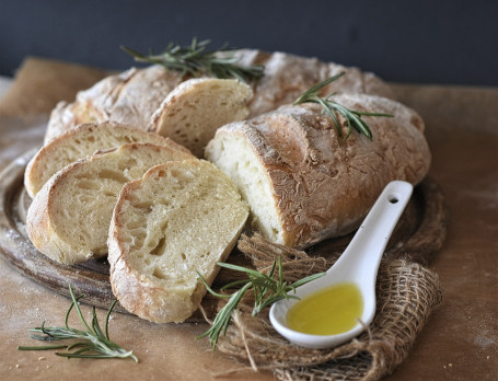 Cârnați, Ou Brânză Pe Ciabatta