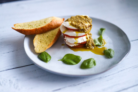 Salata De Tomate Mozzarella