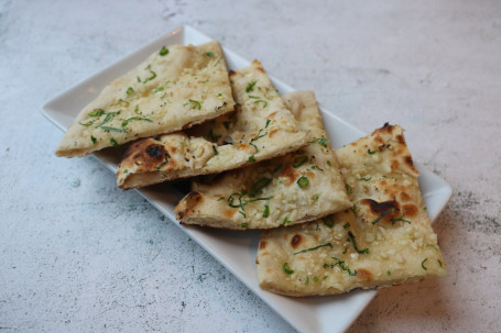 Tandoor Baked Naan With Wild Garlic And Fresh Chilli