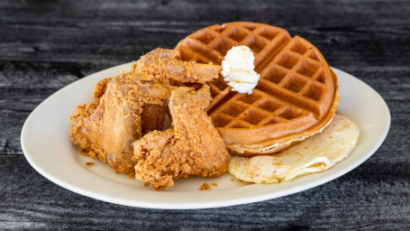 Fried Chicken Wings (3) Waffle