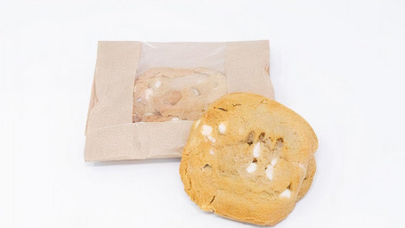 Whole Grain White Chocolate Macadamia Nut Cookie