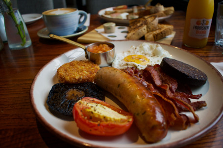 The Moorings Fry Up