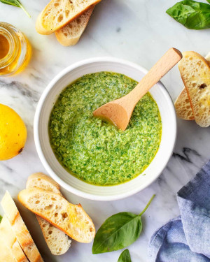 Pesto Cu Busuioc