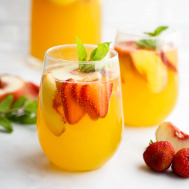 Sangria De Piersici Albe