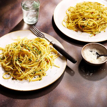 Spaghetti Aglio E Olio (Picant)