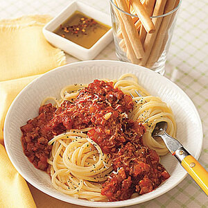 Spaghetti Cu Sos De Carne Prânz Paste Bol