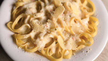 Fettuccine Mic Cu Alfredo