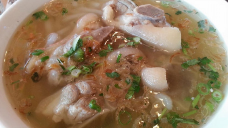 75C. Banh Canh Gio Heo