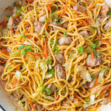 Ciorba Specială A Casei Chow Mein Sau Chop Suey