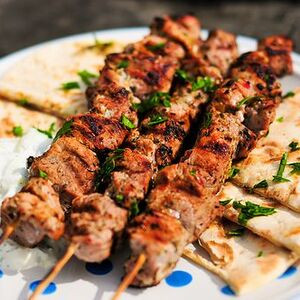 Sandviș Cu Souvlaki De Porc