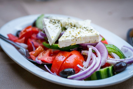 Salata Grecească De Garnitură