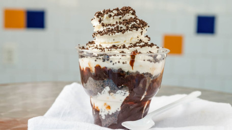 Hot Fudge Crunch Sundae