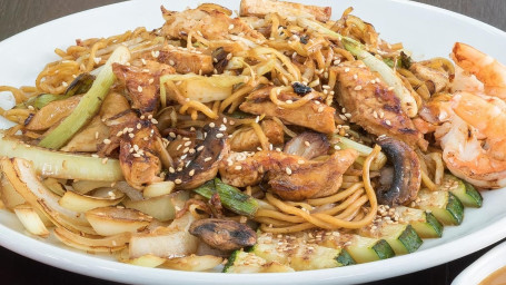 Hibachi Crevetti Yakisoba