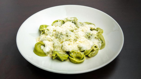 Tortellini Cu Spanac Cu Sos Alfredo