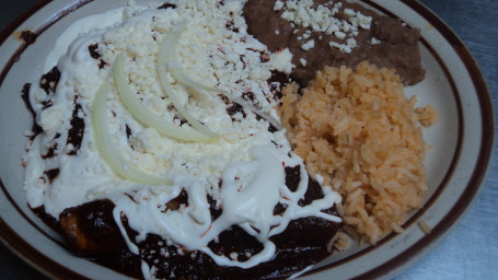 3 Enchiladas En Mole